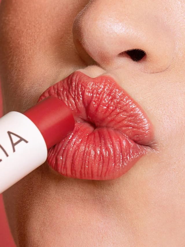 ILIA - Balmy Tint Hydrating Lip Balm | Non-Toxic, Cruelty-Free, Moisturizing + Sheer, Buildable Lip Color (Heartbeats, 0.15 oz | 4.4 g)