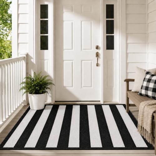 3x5 Ft Black and White Striped Reversible Plastic Straw Outdoor Rug by Unknown