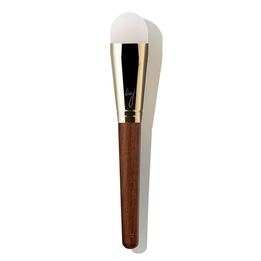 [SOO ADOR] BY MAENG #21 Foundation Brush - Lightweight and Skin-Friendly Tool for Flawless Base Makeup | Created by K-Pop Makeup Artist Maeng | Makeup Brush Base Brush