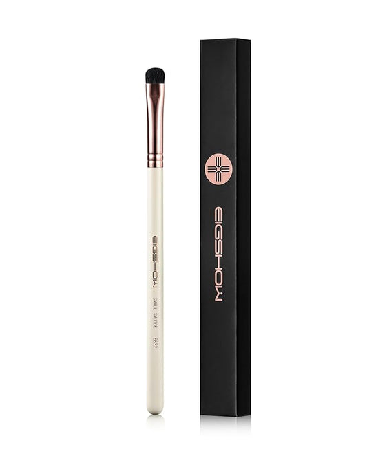 Small Smudge Brush, Professional Eyeshadow Brush for Smudging, Blending, Filling in, Premium Synthetic Bristles Tapered Eye Makeup Brush - Ivory