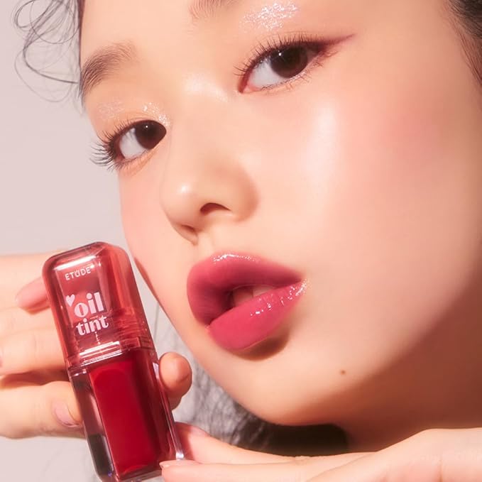 ETUDE Dear Darling Oil Tint #1 Real Cherry 4.2g | High Moisturizing and Strong Hydrating Lip Oil/Lip Gloss | Smooth and Moist Lips | Non-Sticky Lip Oil Tint For Dry Lips | K-beauty