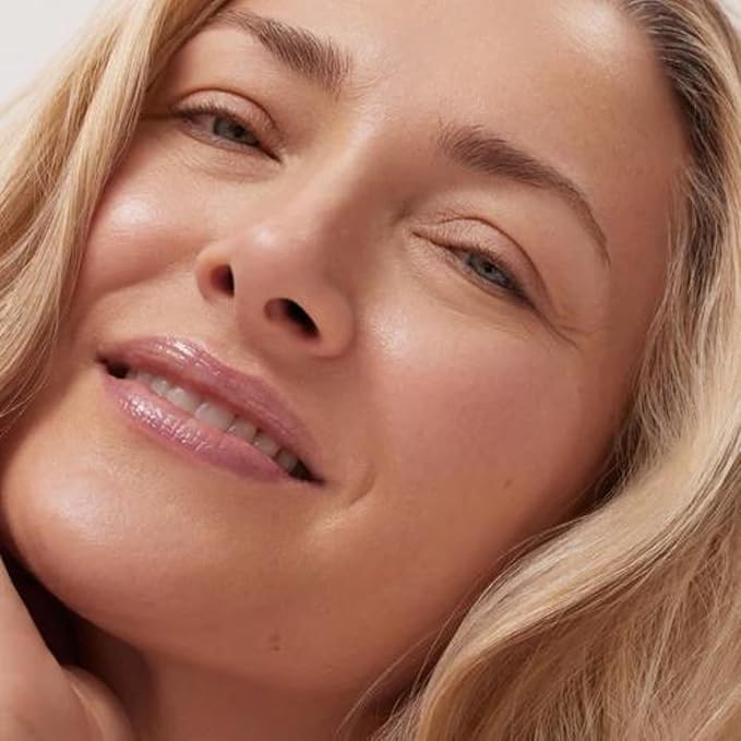 Summer Fridays Sheer Skin Tint - Tinted Moisturizer with Hyaluronic Acid - Helps Diminish Uneven Skin Tone - Sheer to Light Coverage - Shade 2.5 - Light with Cool Peach Undertones (1 Fl Oz)