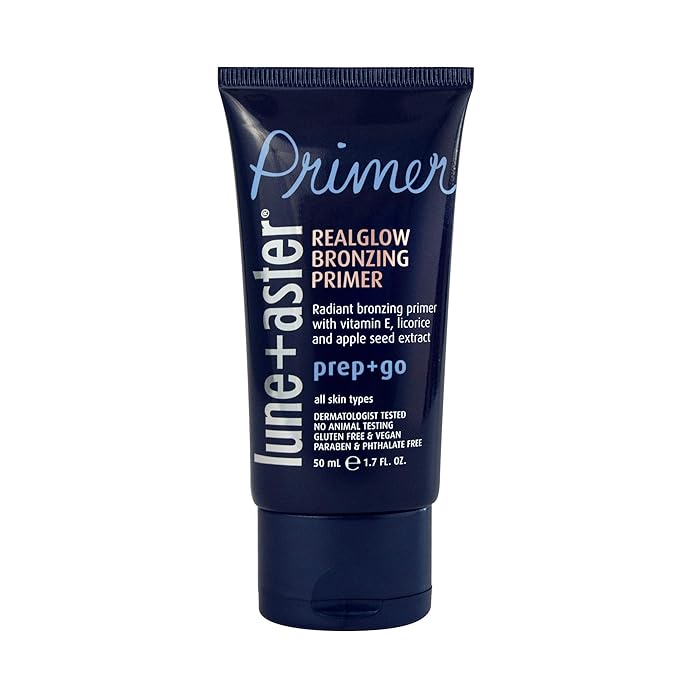 RealGlow® Bronzing Primer - Lightweight primer with sheer bronze light diffusers creates a healthy bronzed glow