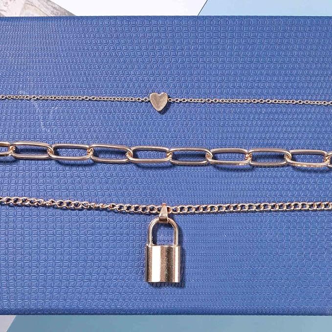Punk Layered Heart Choker Necklace Gold Lock Pendant Necklace Chunky Paper Clip Chain Necklace Vintage Statement Necklace Chain Jewelry for Women and Girls Gift