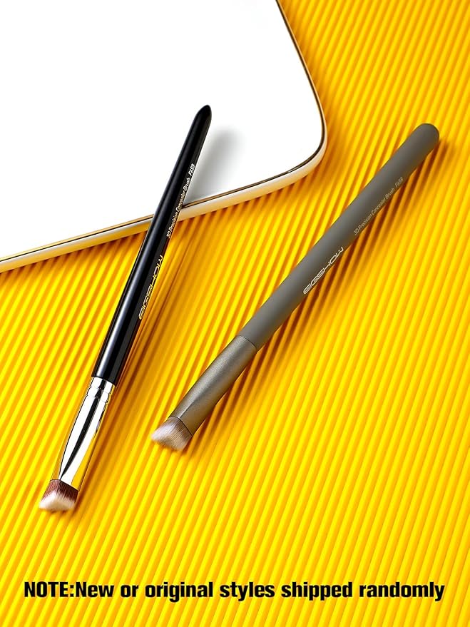 EIGSHOW Concealer Brush Under Eye, Small Triangle Brushes for Precise Coverage Dark Circles Blemishes Acne, Blending Cream and Liquid (F658)