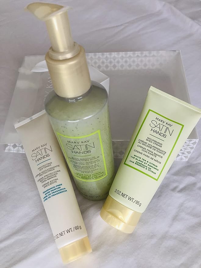 Mary Kay Satin Hands Pamering Set