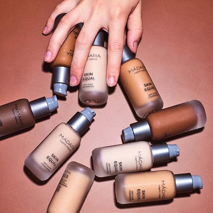 MÁDARA Organic Skincare | Skin Equal Soft Glow Foundation SPF15 Sand 40-30 ml, Mineral foundation with hyaluronic acid, Buildable medium coverage, Dewy foundation, Vegan, COSMOS natural certified